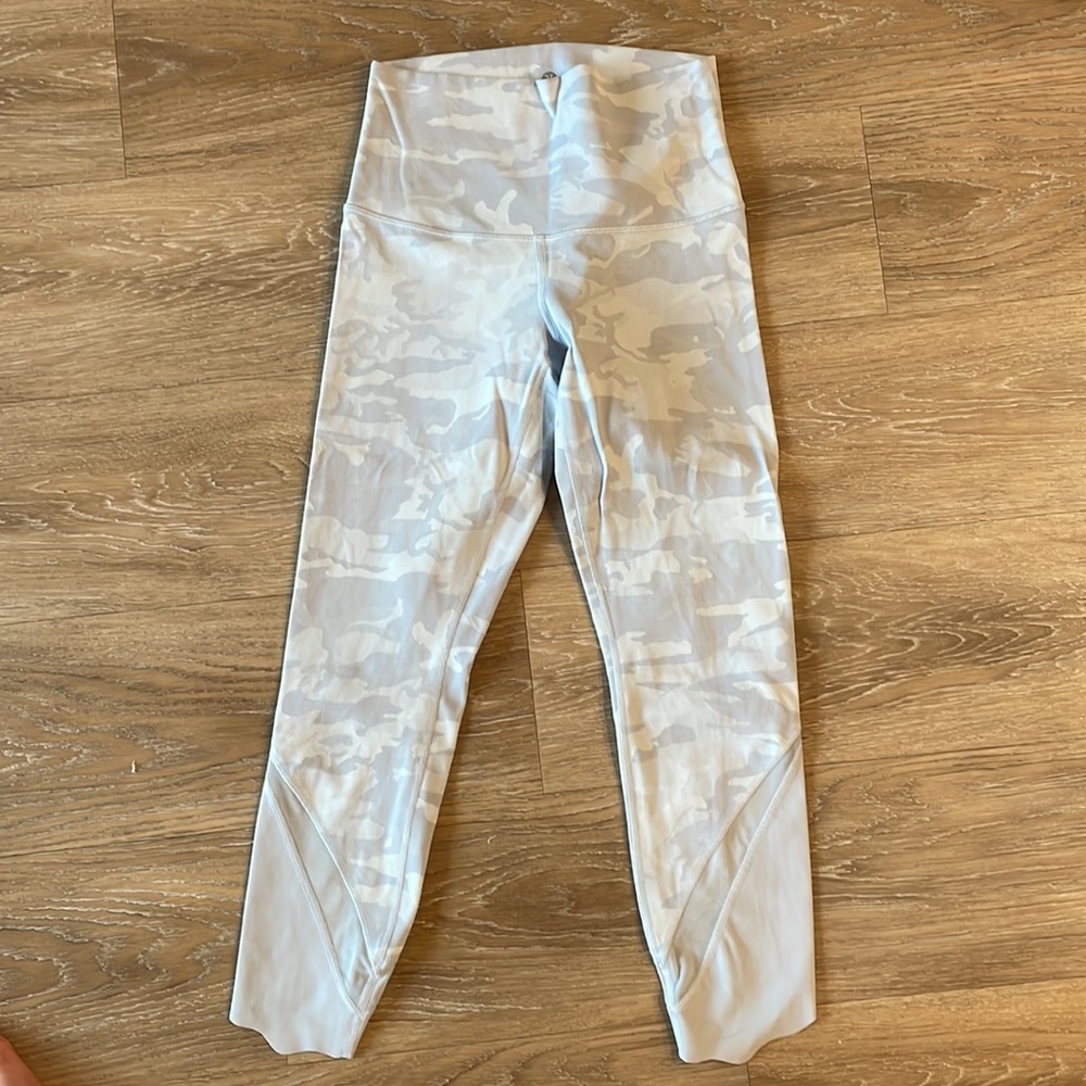 Lululemon Wunder-Under Scalloped Hem Leggings - Picture 6 of 11